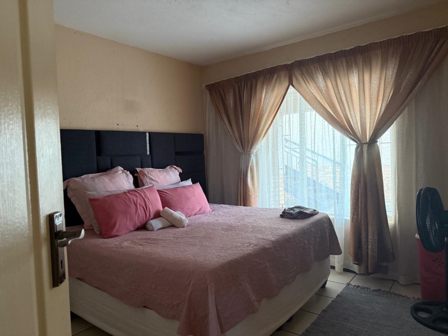 2 Bedroom Property for Sale in Rustenburg Central North West